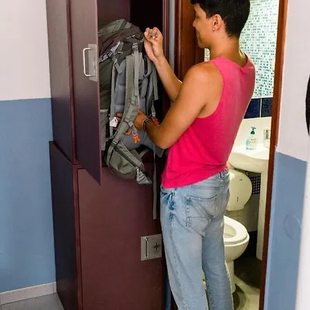 Hostel Rising Cock Party *