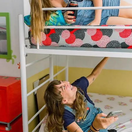 Rising Cock Party ホステル