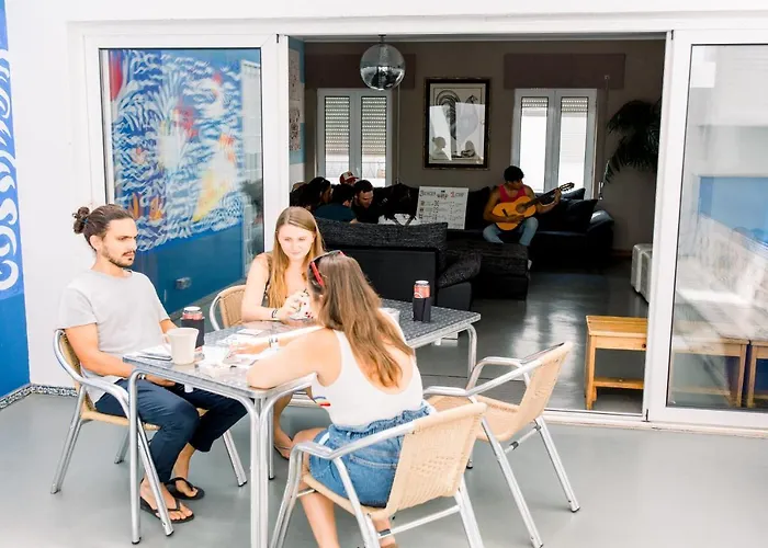 Rising Cock Party Ostello Lagos