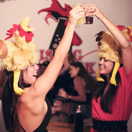 Rising Cock Party Auberge de jeunesse Lagos